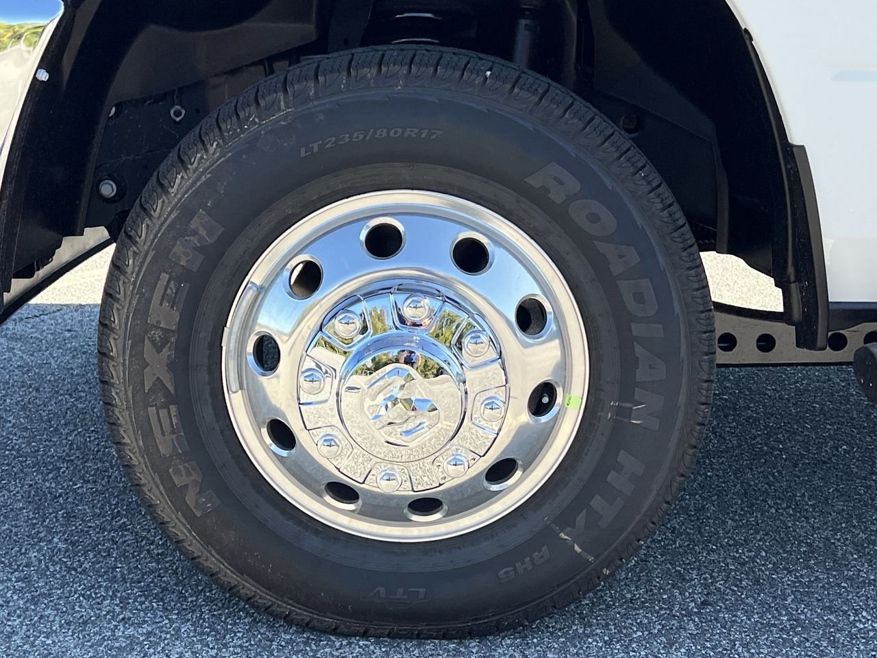 New 2026 Bright White Clear-Coat Exterior Paint RAM Tradesman image 28