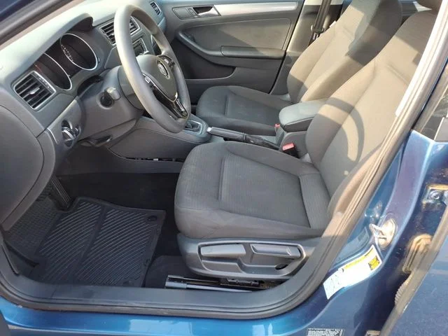Used 2016 Blue Volkswagen 1.4T SE image 16