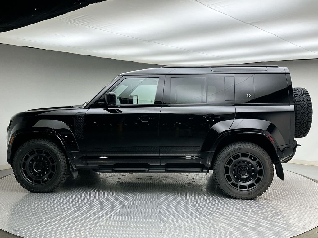 New 2026 Narvik Black Land Rover OCTA image 10