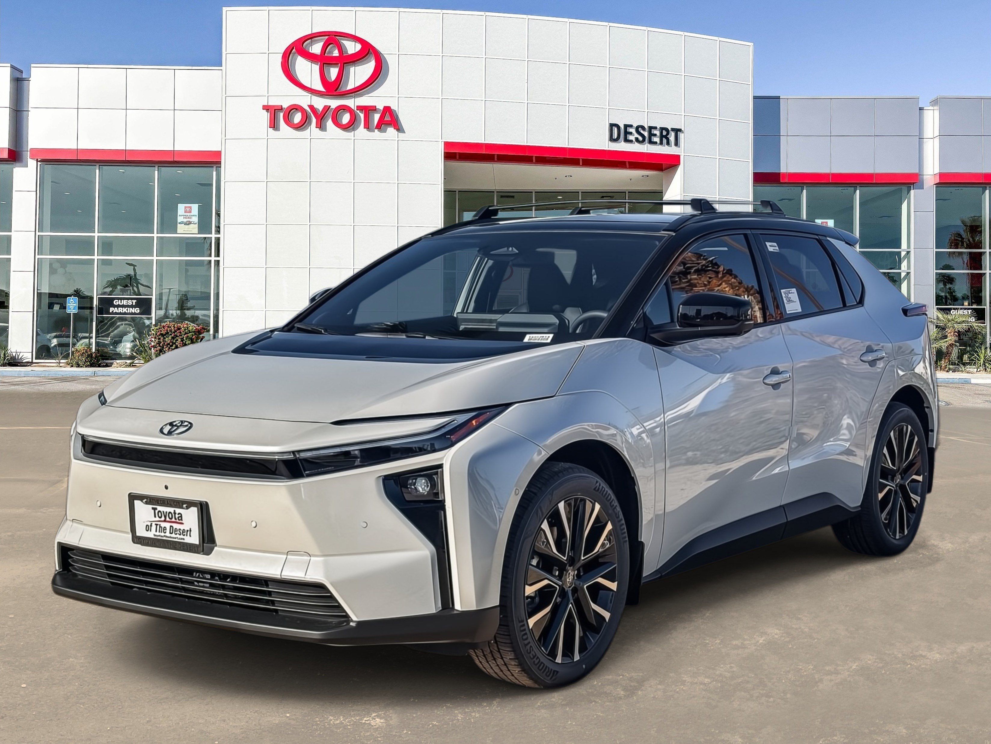 New 2026 Wind Chill Pearl with Midnight Black Metallic roof <sup>1</sup> Toyota  Limited image 3