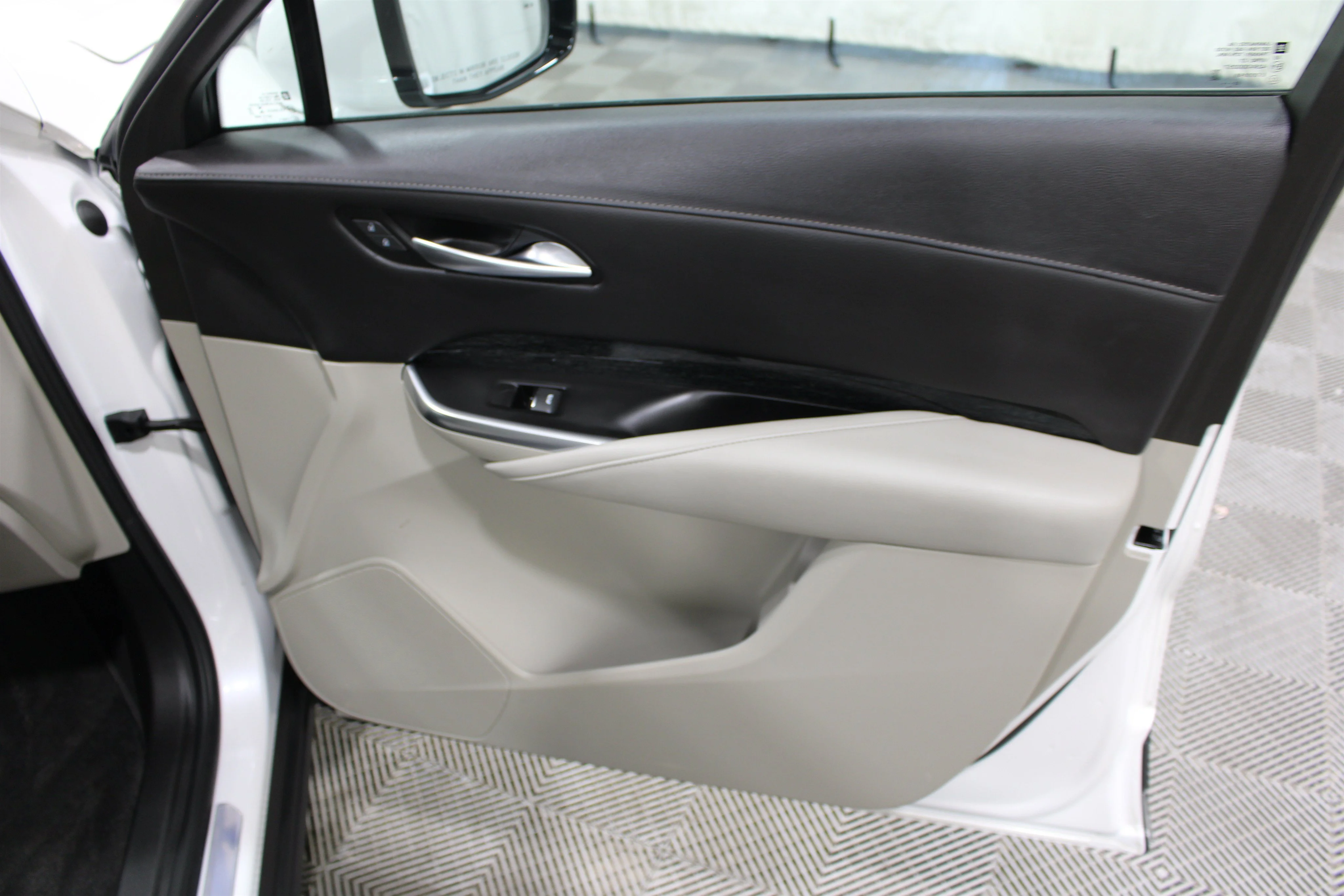 2023 Cadillac XT4 Premium Luxury - Photo 29