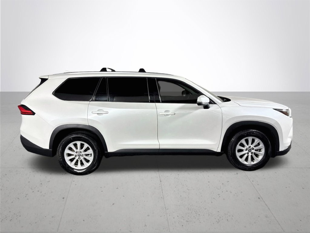 Used 2024 Pearl Toyota XLE image 5