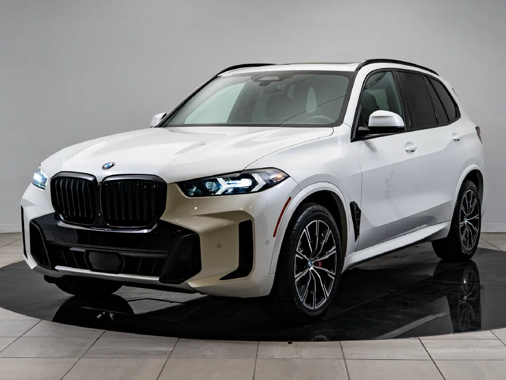 Used 2025 Mineral White Metallic BMW xDrive40i image 1