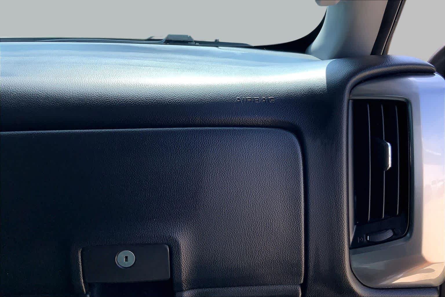 Used 2018 Silver Ice Metallic Chevrolet LT image 19