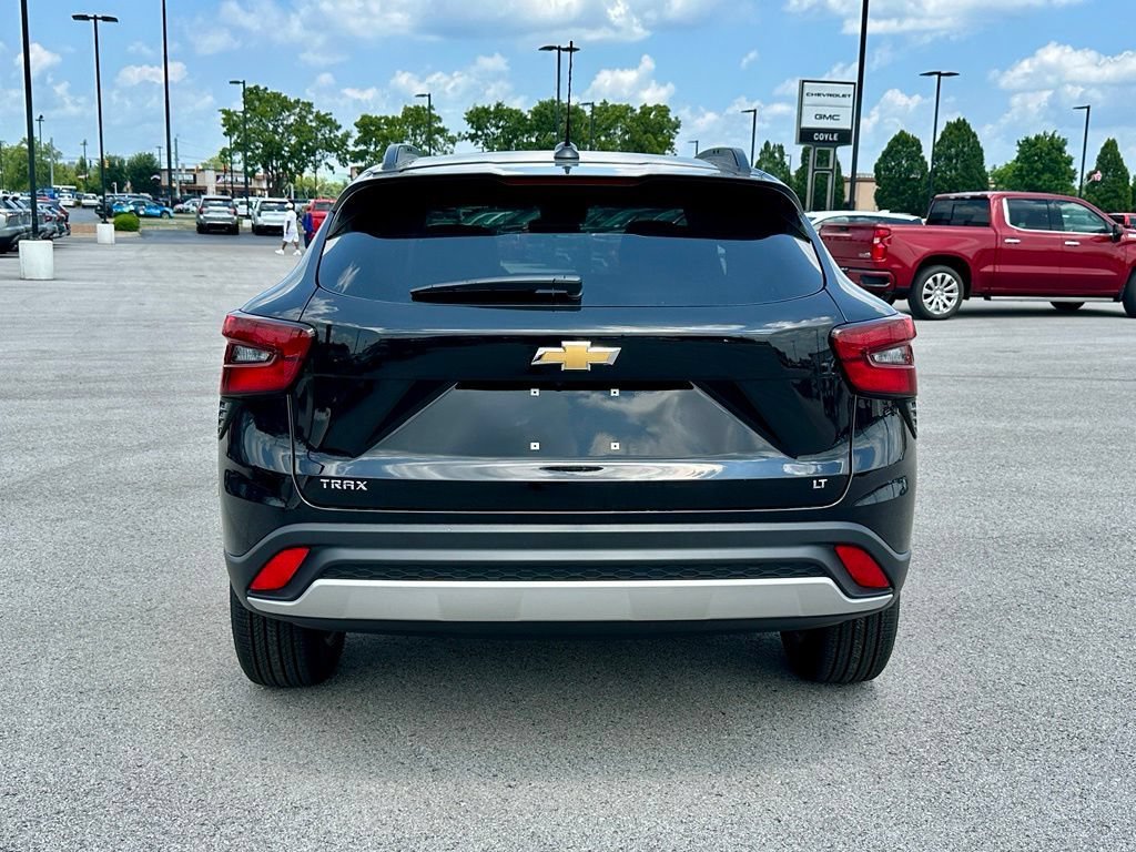 New 2026 Mosaic Black Metallic Chevrolet LT image 4