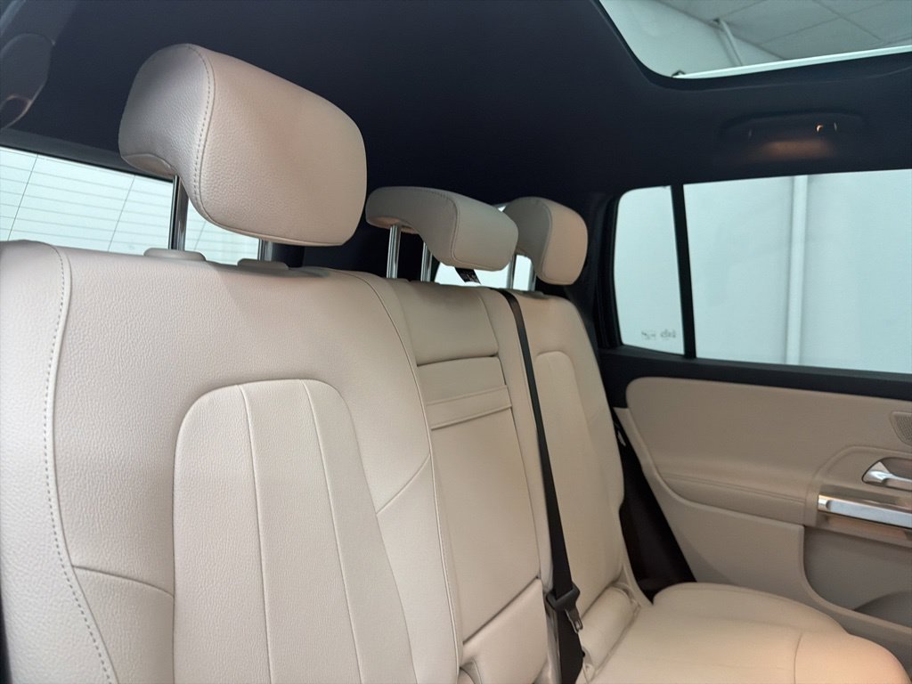 Used 2026 Black Mercedes-Benz GLB 250 image 24