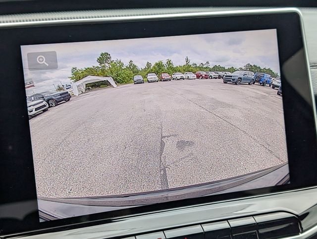 New 2026 Diamond Black Crystal Pearl-Coat Exterior Paint Jeep Latitude image 25