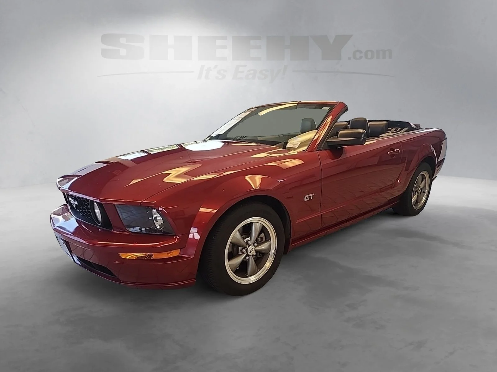 Used 2005 Red Ford GT Deluxe image 15
