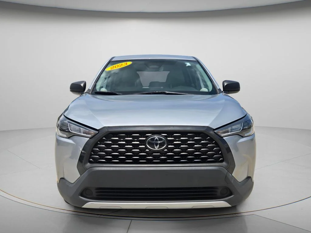 Used 2023 Silver Toyota L image 4