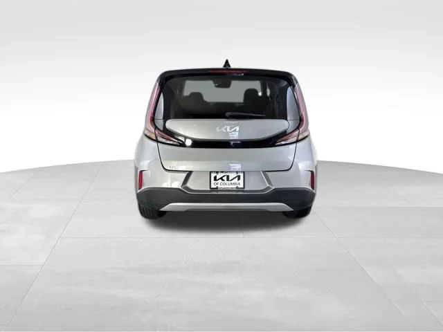 Used 2025  Kia LX image 8