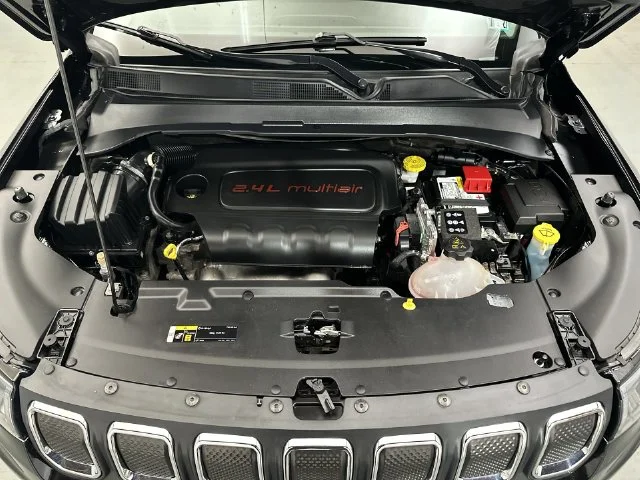 Used 2022 Black Jeep Latitude Lux image 20