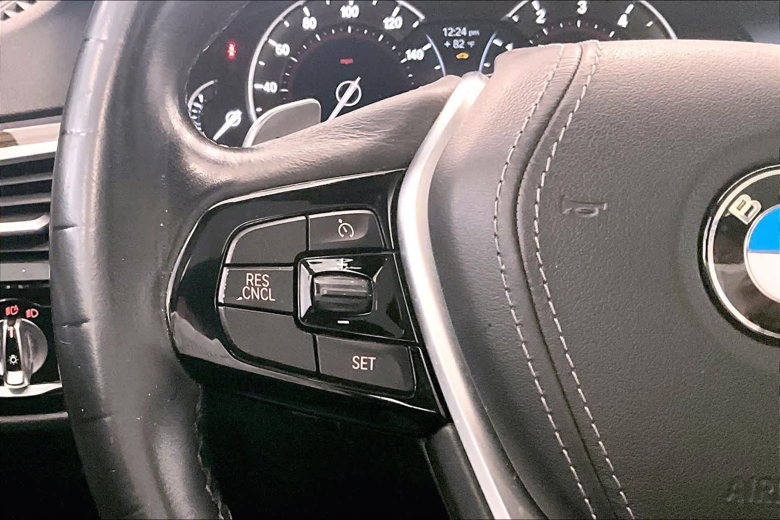 Used 2019 Alpine White BMW 540i image 21