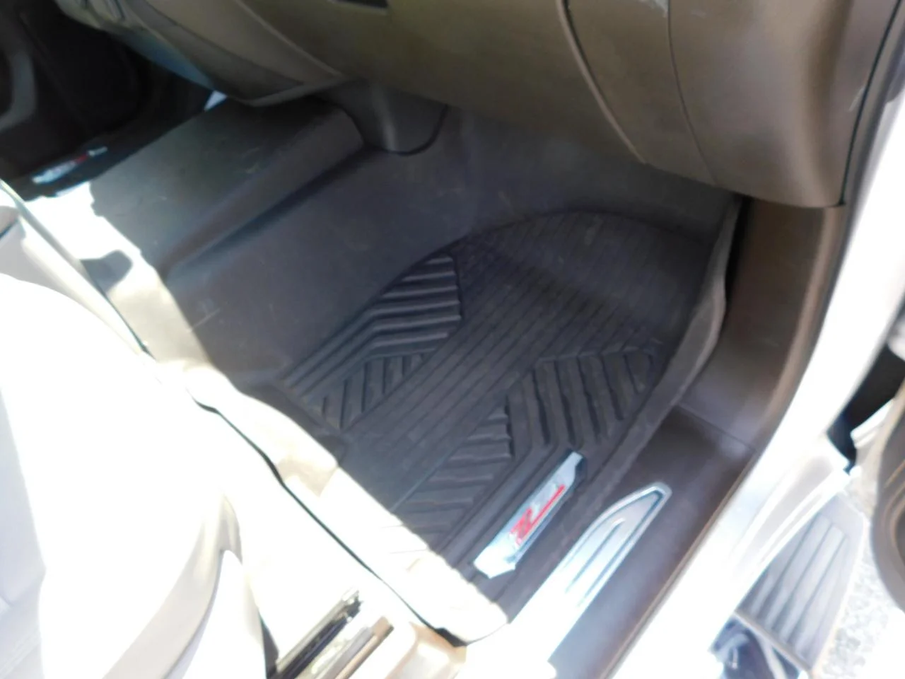Used 2020 Silver Chevrolet 4WD CREW CAB 147 in LT image 23