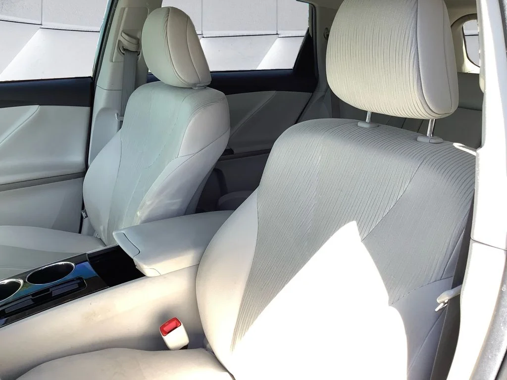 Used 2015 Gray Toyota LE image 8