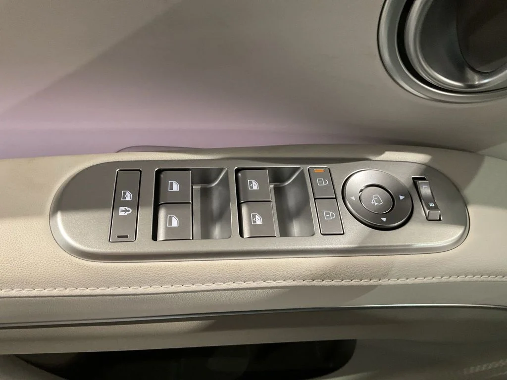 New 2026 Black Hyundai SEL Premium image 12