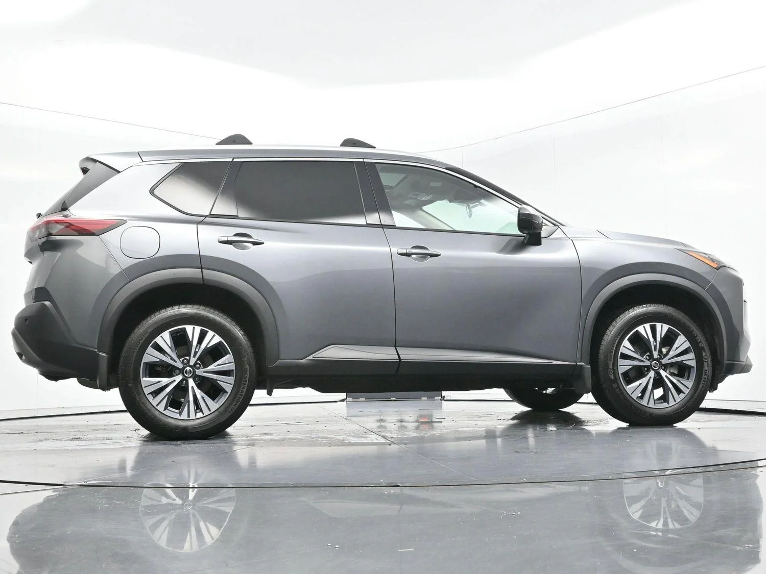 Used 2021 Gun Metallic Nissan SV image 51