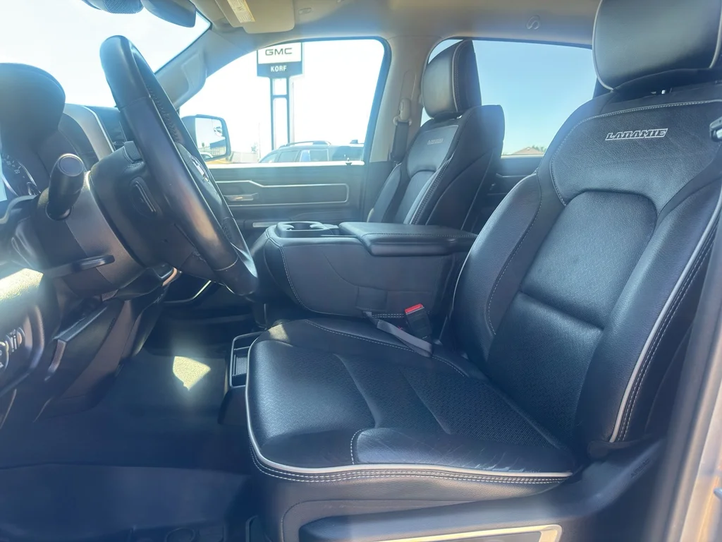 Used 2022 Billet Silver Metallic Clearcoat Ram Laramie image 11