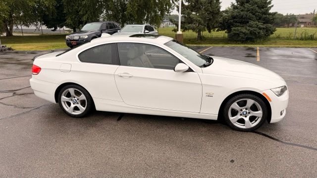 Used 2009 Alpine White BMW 328i xDrive image 3