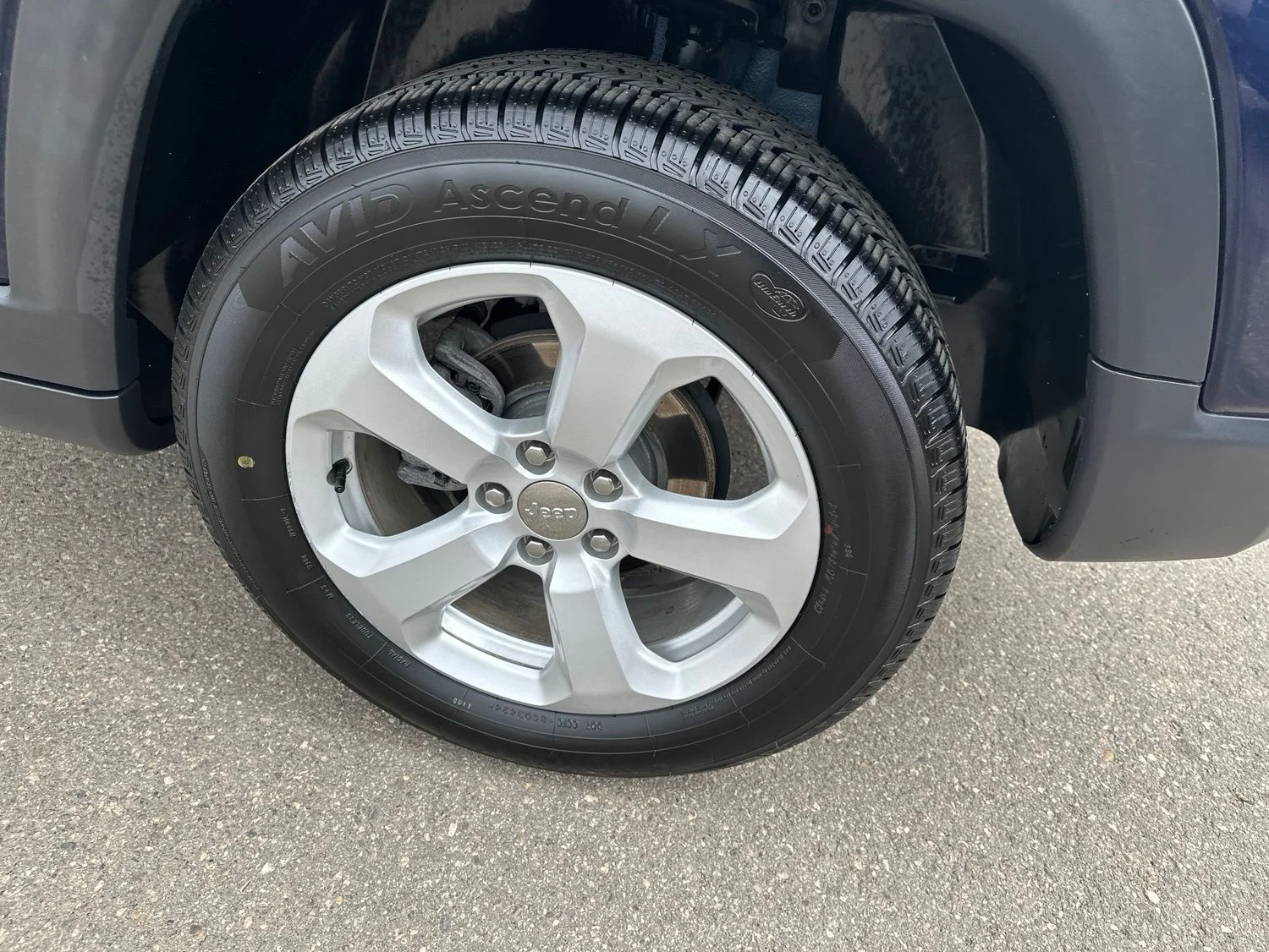 Used 2021 Blue Jeep Latitude image 8