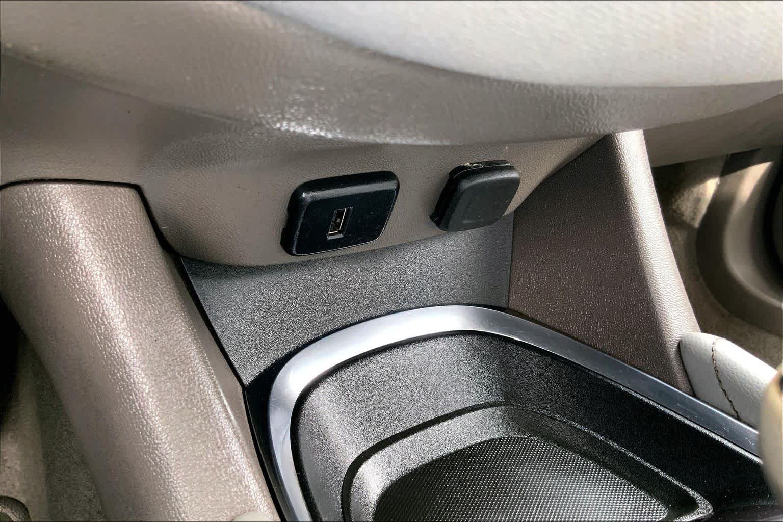 Used 2018 Summit White Chevrolet LT image 34
