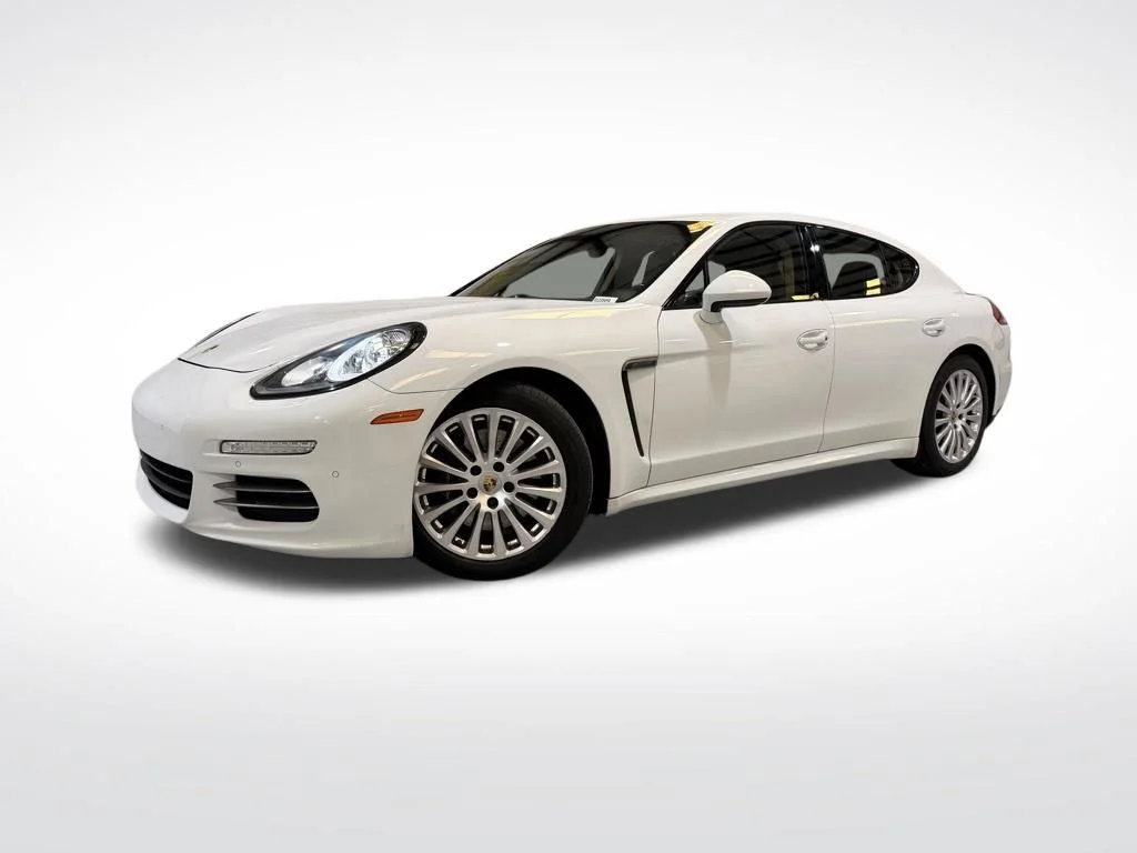 2016 Porsche Panamera 4's photo