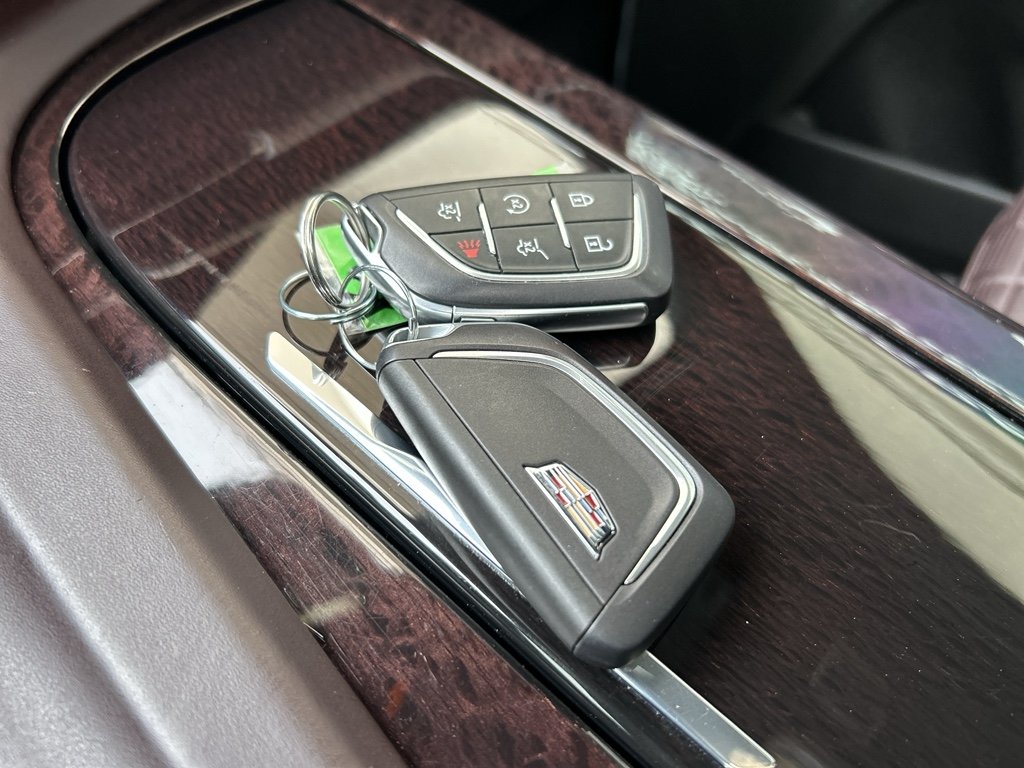 Used 2022 Dark Moon Blue Metallic Cadillac Premium Luxury Platinum image 30
