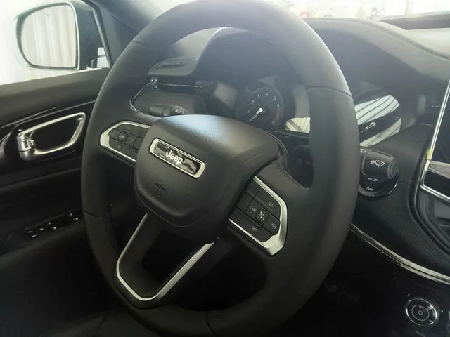 New 2026 Fathom Blue Pearl Coat Jeep Latitude image 28