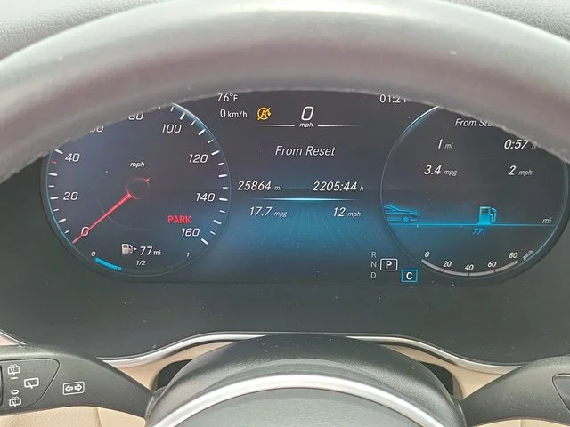 Used 2022 Silver Mercedes-Benz GLC 300 image 29