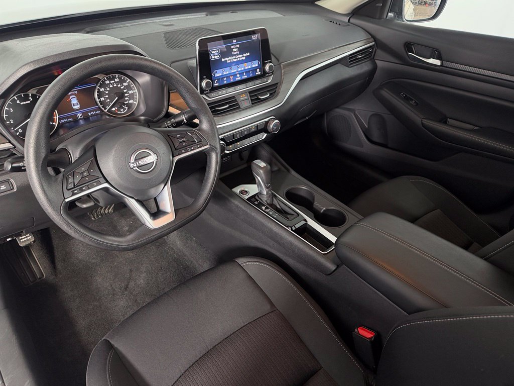 Used 2025 Silver Nissan 2.5 SV image 12