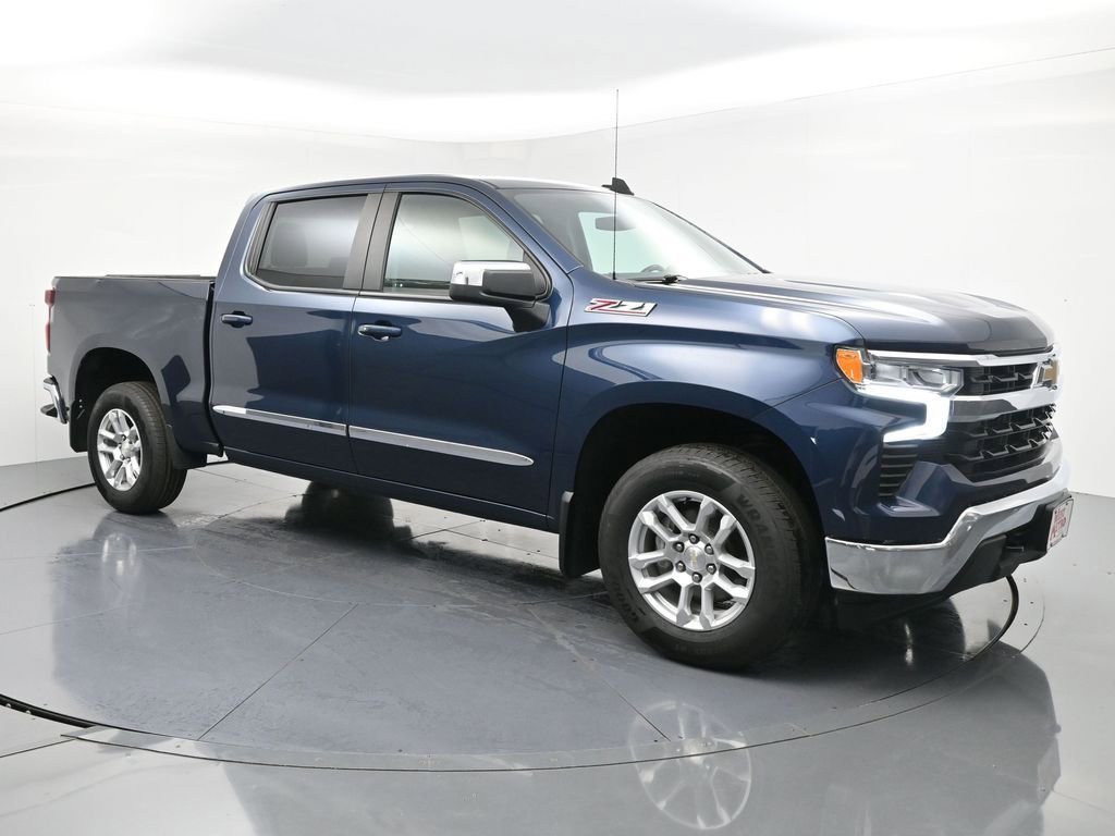 Used 2022 Northsky Blue Metallic Chevrolet LT image 5