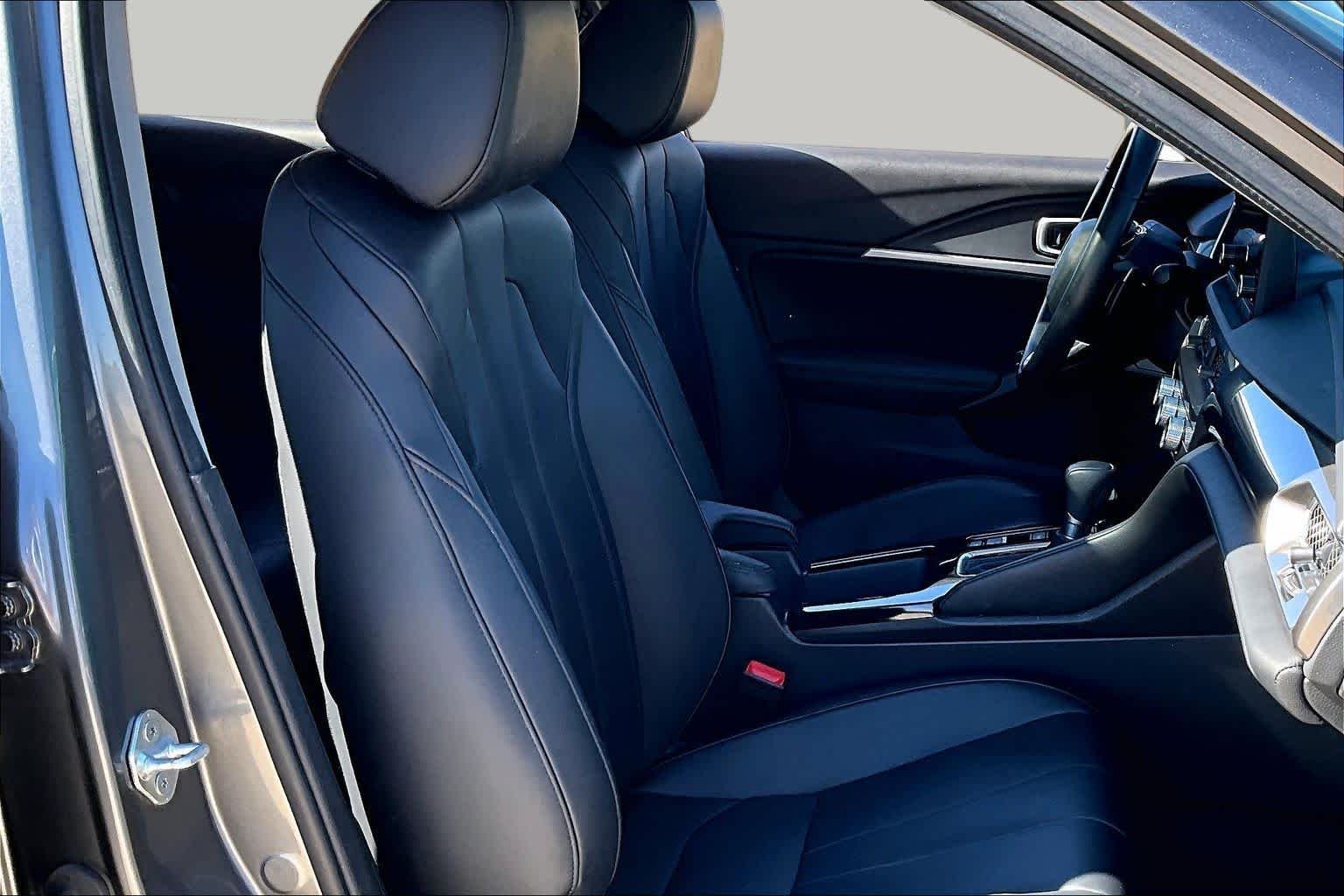 Used 2024 Liquid Carbon Metallic Acura  image 9