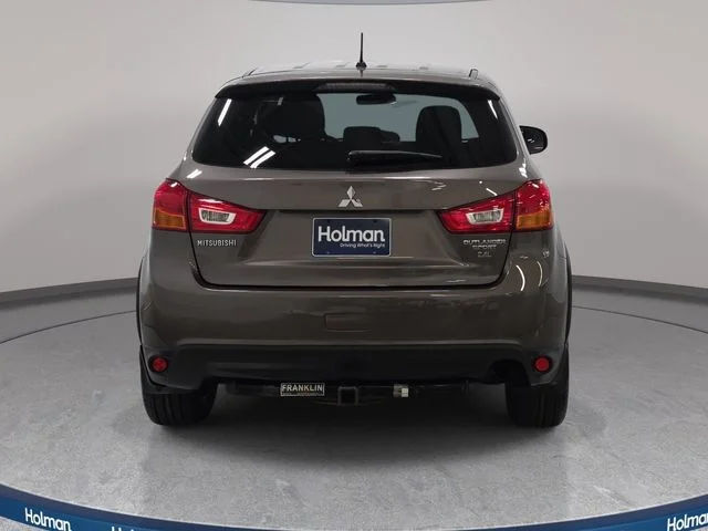 Used 2016 Black Mitsubishi ES image 7