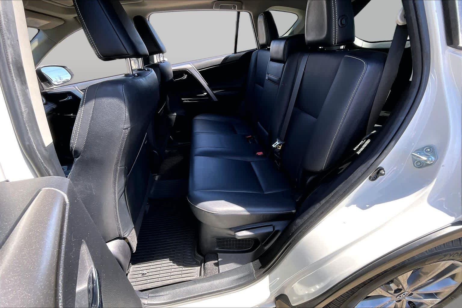 Used 2018 Blizzard Pearl Toyota Hybrid Limited image 20