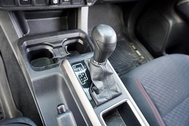 Used 2022 White Toyota SR5 image 27