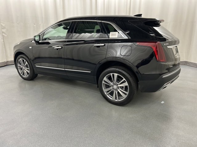 2025 Cadillac XT5 Premium Luxury photo 3
