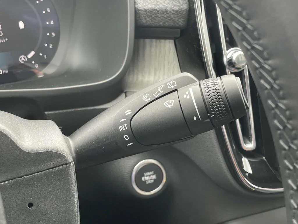 2026 Volvo XC40 Plus - Photo 16
