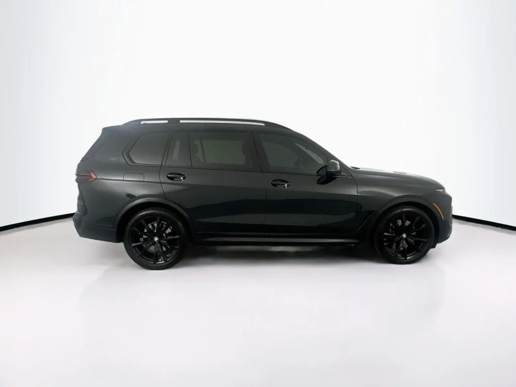 Used 2023 Black BMW xDrive40i image 4