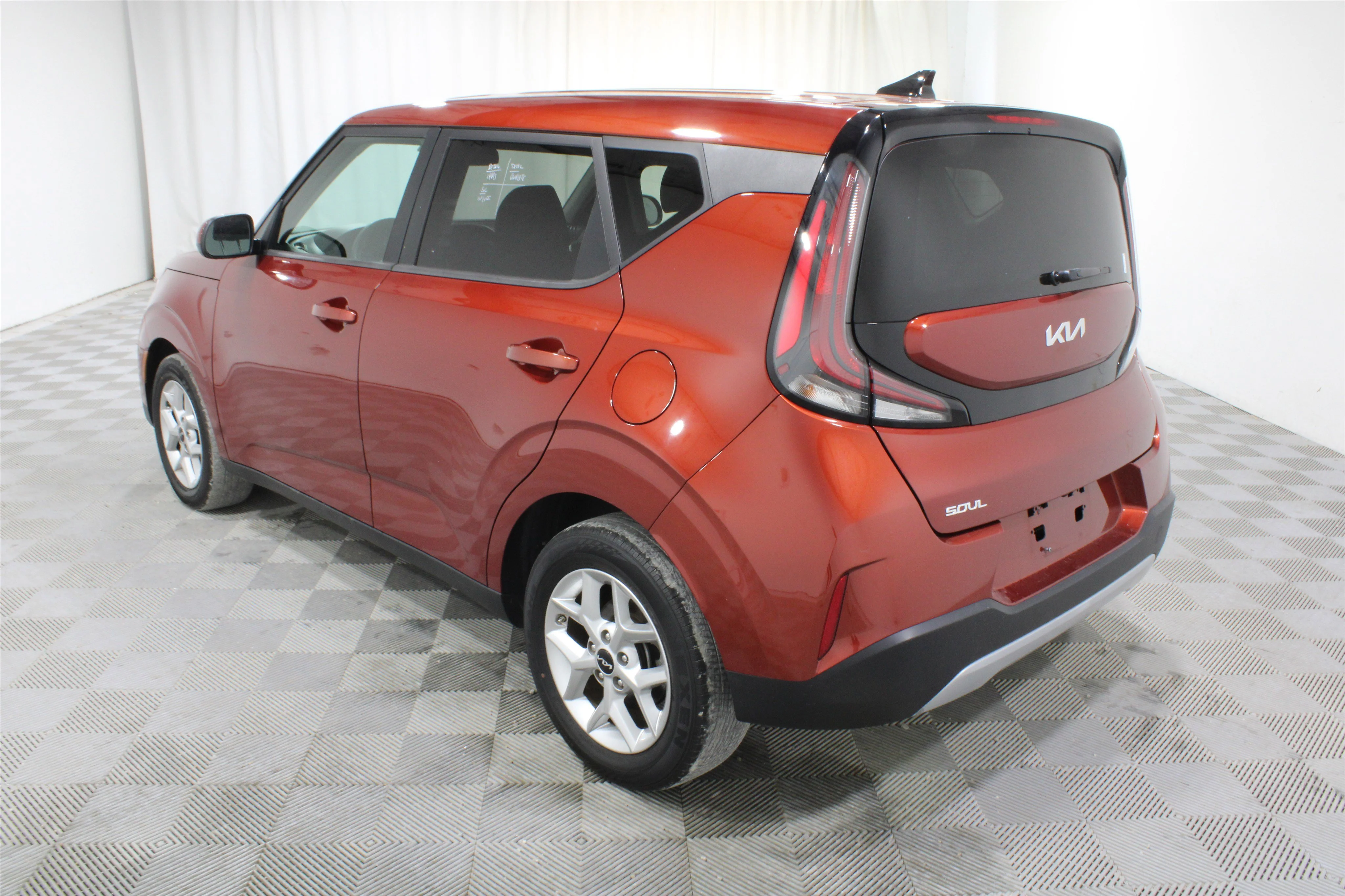 2024 Kia Soul LX - Photo 28