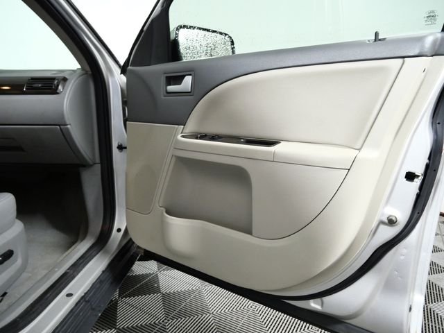 Used 2008  Mercury Premier image 7