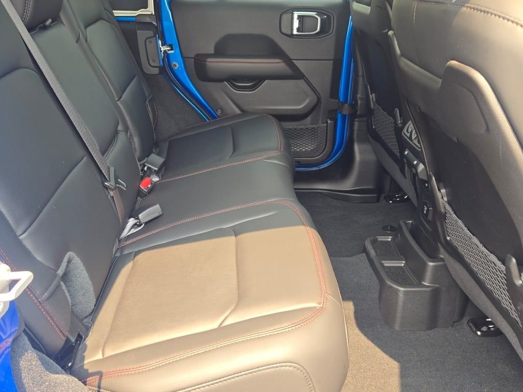 New 2026 Hydro Blue Pearlcoat Jeep Rubicon X image 9