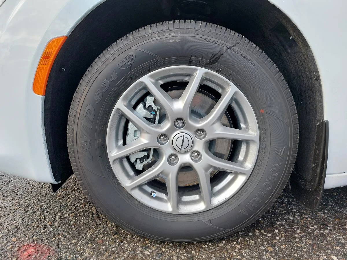 New 2026 White Chrysler SXT 2WD image 19