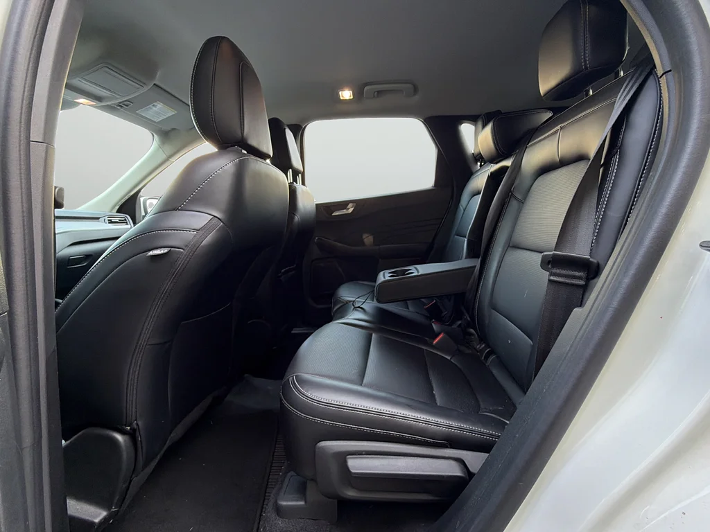 Used 2023 White Ford Platinum image 25