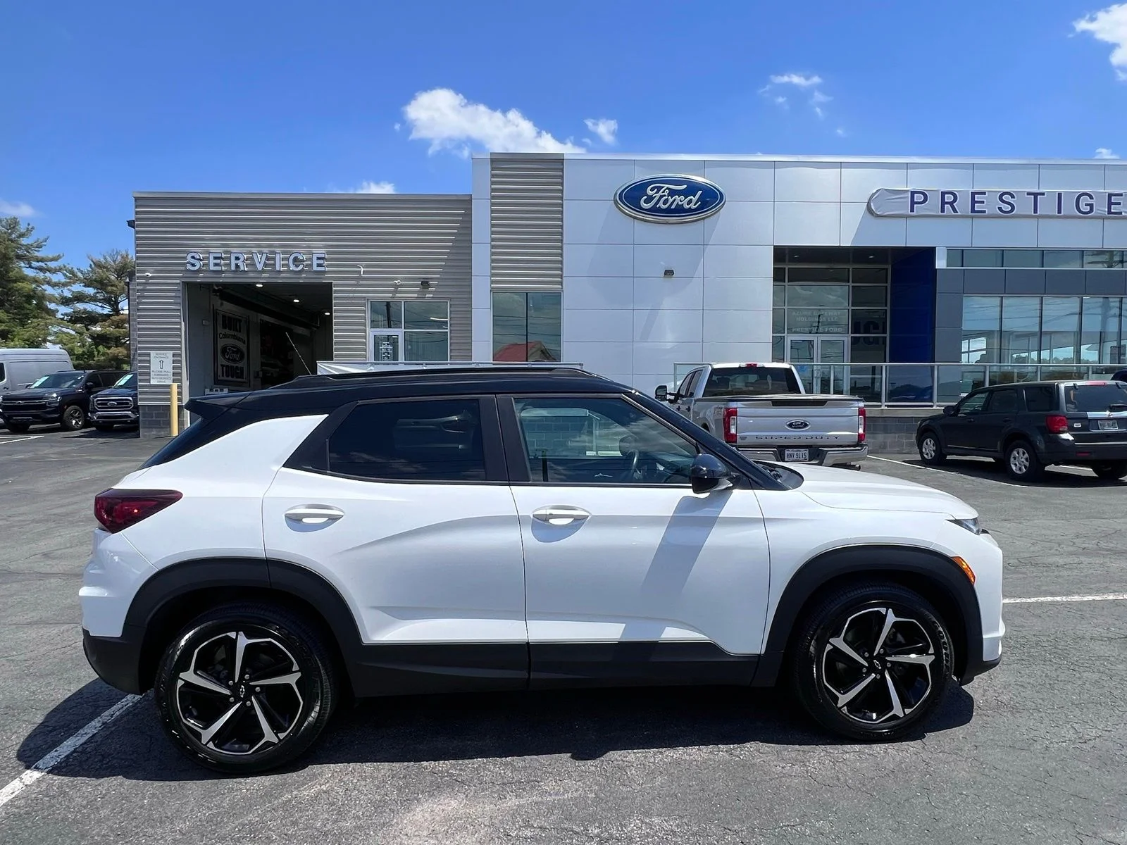 Used 2021 Iridescent Pearl Tricoat Chevrolet RS image 9