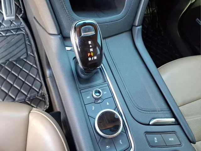 Used 2020 Black Cadillac Sport image 24