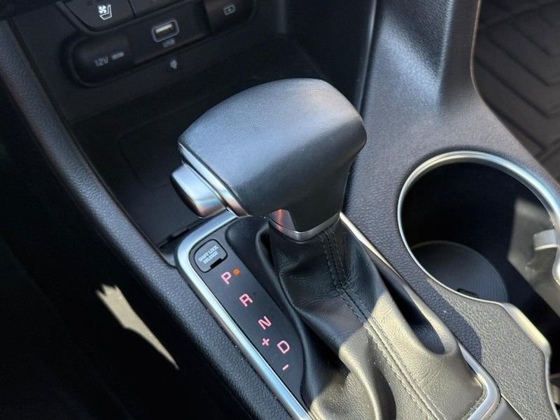 Used 2021 Snow White Pearl Kia EX image 26