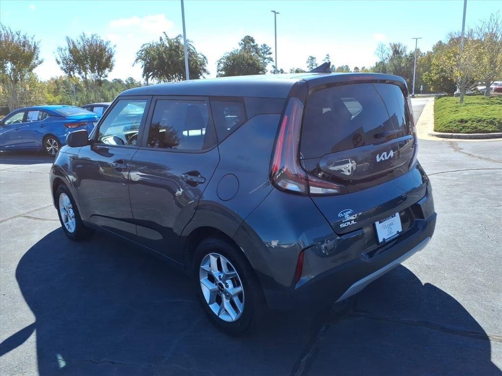 2024 Kia Soul LX photo 3