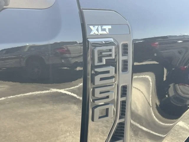 New 2026 Agate Black Metallic Ford XLT image 14