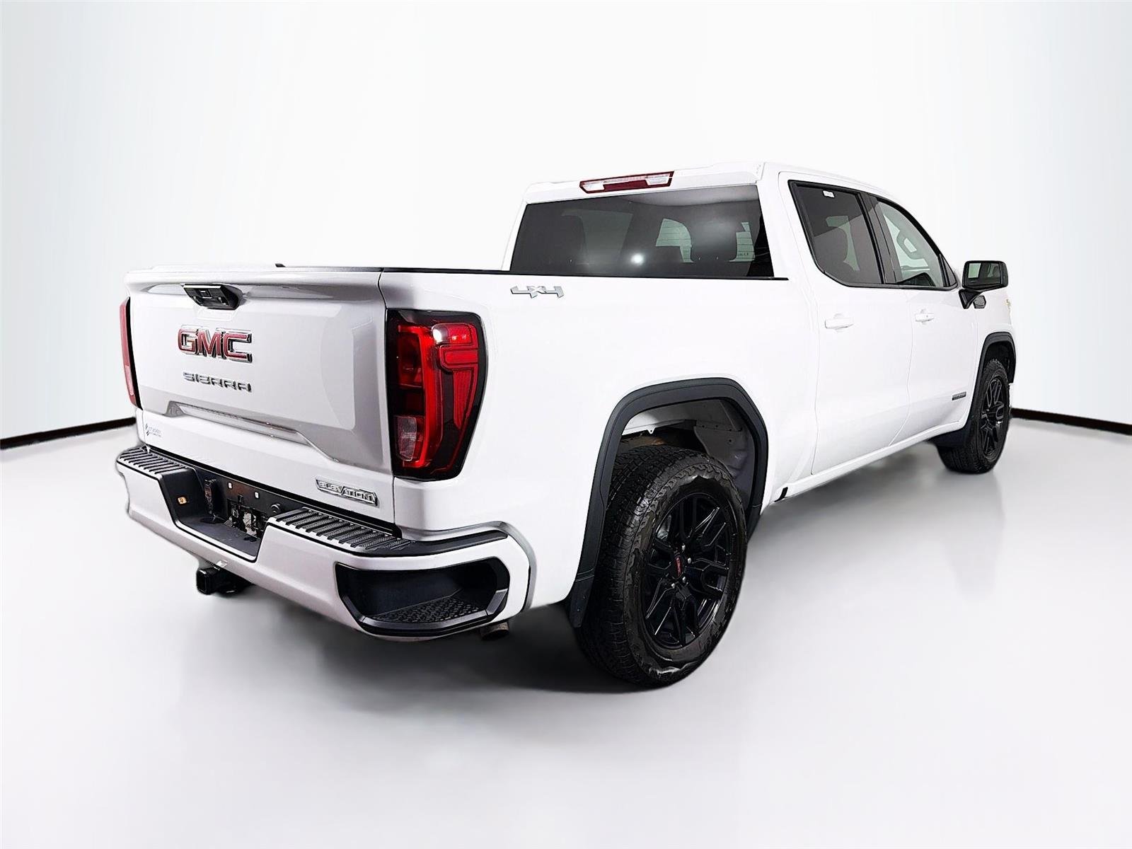 Used 2024 Summit White GMC Elevation image 7