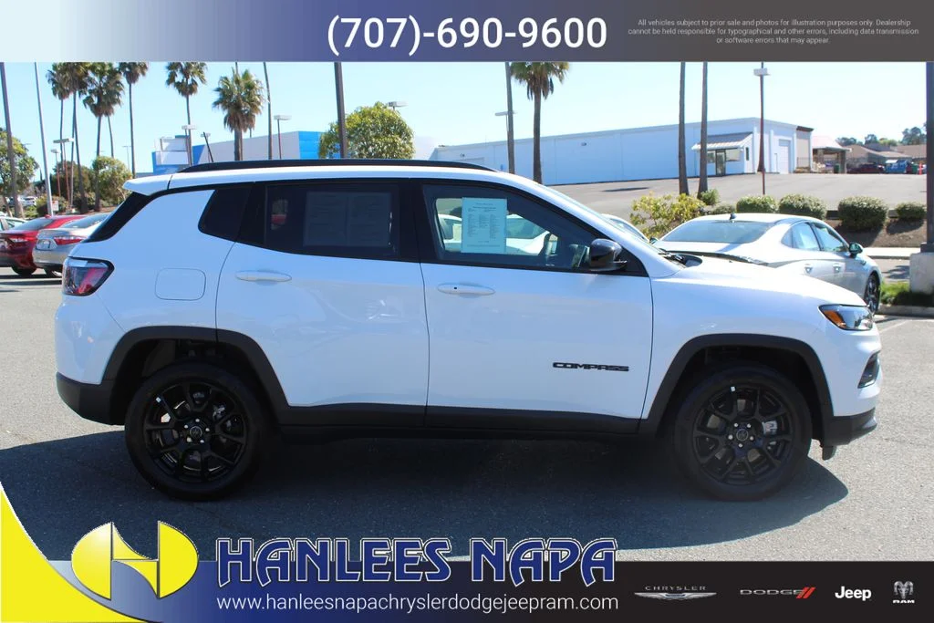Used 2026 White Jeep Latitude image 6