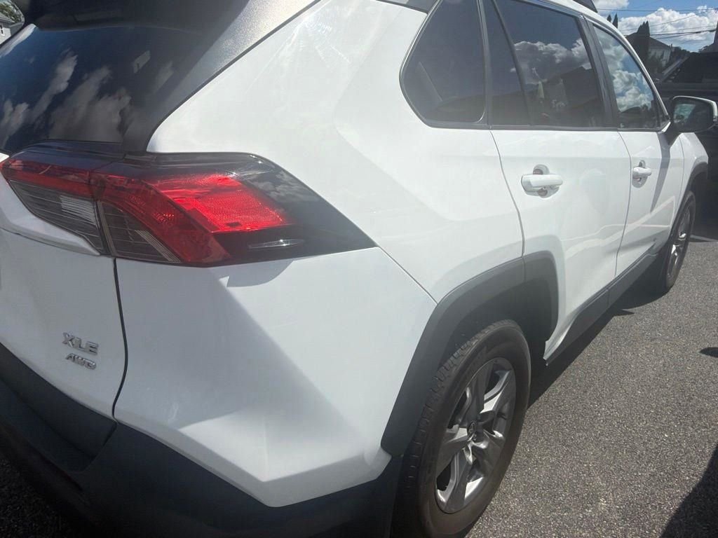 Used 2024 White Toyota XLE image 3